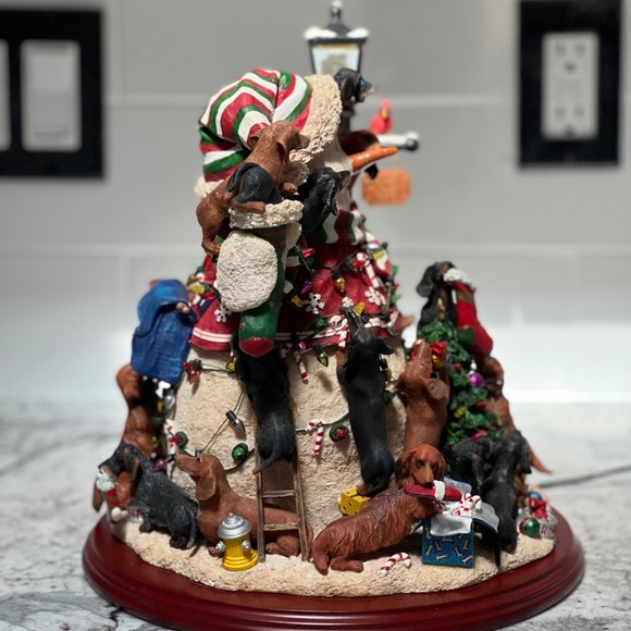 RARE! Danbury Mint Christmas Snowman Dachshund Light up Holiday statue - Picture 2 of 5
